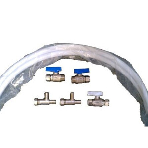 Plumbing kit for installing a 15 mm or 22 mm water filter and water softener